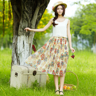 妮以2012夏装 新款女装背心雪纺碎花连衣裙波西米亚中长裙 假两件