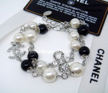 Especial estilo clásico pequeña casa Chanel Hong diamante pulsera pulsera de perlas no se desvanezca CC pequeños al por mayor