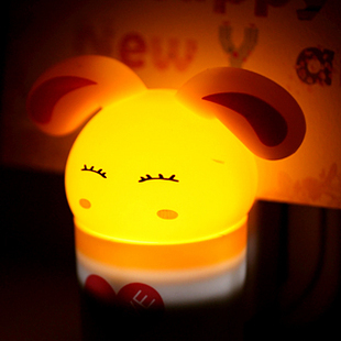  意家居 可爱兔兔灯 LED节能光控感应小夜灯床头灯35393
