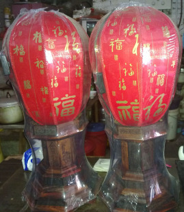  送礼佳品 家居摆设 老挝红酸枝床头灯 台灯 装饰灯 宫灯