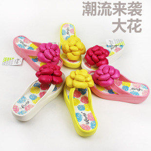  大花高跟凉拖鞋夹趾女式凉拖鞋人字拖花朵夏季厚底女拖鞋摇摆鞋