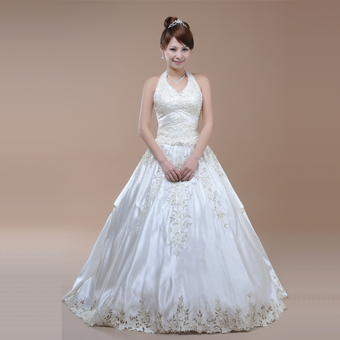 挂脖式亮缎高档齐地婚纱 结婚季 益伟婚纱品牌旗舰店 挂脖式亮缎高档齐地婚纱 结婚季 益伟婚纱品牌旗舰店