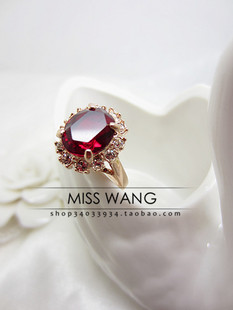  热卖伊泰莲娜专柜正品奥地利红水晶宝石镶钻戒指新娘红礼服晚宴会