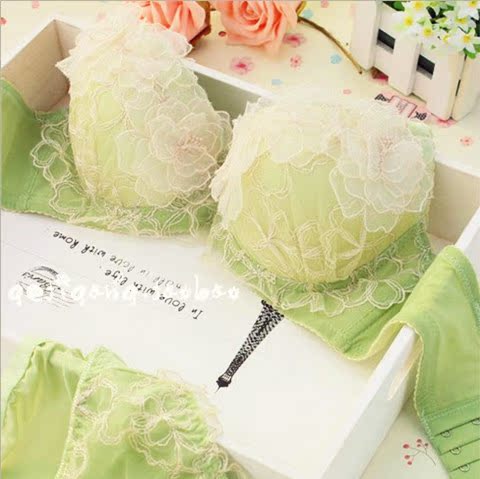 立体花朵刺绣少女士<em>文胸套装加厚</em>内衣小胸罩蕾