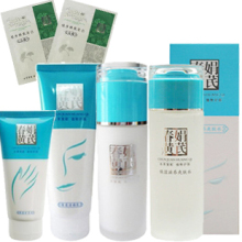 特价秒杀包邮 春娟黄芪<span class=H>面部</span><span class=H>护理</span>五件<span class=H>套装</span>洁面+水+乳+手霜+面膜2张