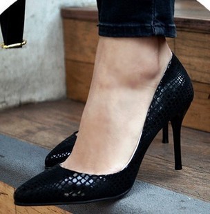  爱尚经典专柜 新品韩版尖头高跟性感夜店蛇皮纹女单鞋婚鞋金色