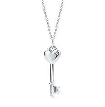 Día de San Valentín Tiffany comercio de la joyería de plata la clave de un collar de corazones solo diamante
