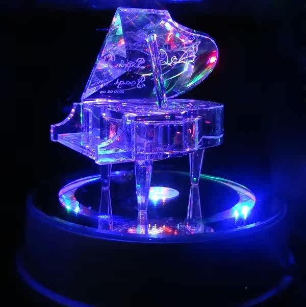 mp3水晶钢琴音乐盒 带灯七彩 高档新婚<em>礼物生</em>