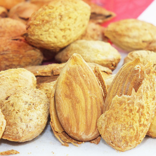  特价零食坚果新疆特产干果壳杏仁冬海红纸皮巴旦木200克满68包邮