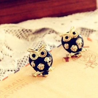 镂空滴油猫头鹰耳钉...