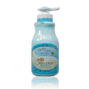  露兰姬娜牛奶嫩白补水身体乳300ML 香体乳 美白/补水/保湿