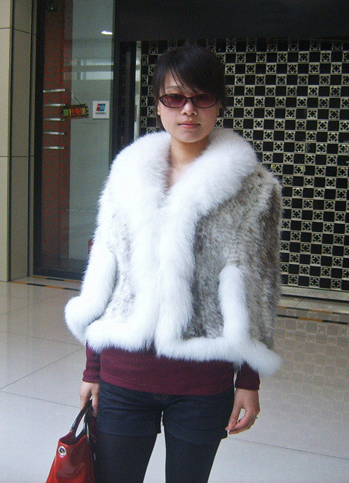 皮草,特!理想状态 狐狸毛领<em>针织</em>马甲<em>开衫</em> 短款