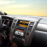 富威四代 、4代日产骐达颐达专用车载GPS导航仪一体机 保留原车CD