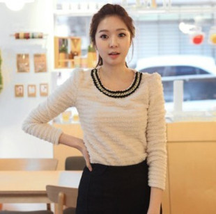 求购YY啦,想配这件绿色的无袖针织衫,希望大家