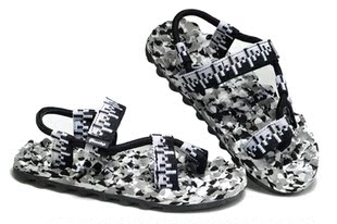  夏季男士沙滩鞋 迷彩凉鞋 套趾按摩鞋底休闲运动男鞋