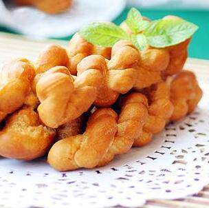 冲4皇冠亏本大甩卖 老北京十三绝之御食园馓子麻花 (5毛钱1包)