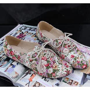  火爆新款布洛克碎花牛津鞋 英伦风系带平底女鞋 欧美复古花布单鞋