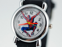 Los niños de Spider-Man niños negro reloj correa del Día de los niños de dibujos animados buenos regalos relojes Escuela Primaria Canta