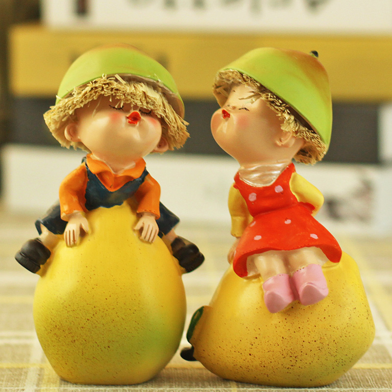 树脂亲嘴情侣娃娃...