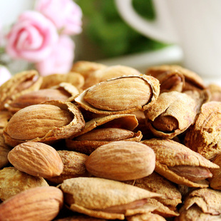  坚果零食 炒货新上市 NP薄壳杏仁 巴旦木 壳杏仁 238g