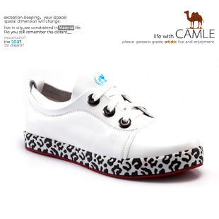 怀疑买家自己损坏衣服,要求我们承担运费换货