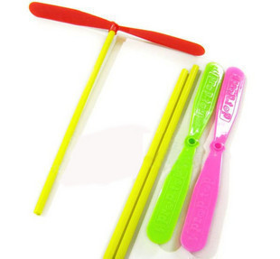 Childhood classic Toys 1 yuan and 2 Bamboo dragonfly Flying Fairy Traditional toys Nostalgic toysin the Toy/Childs/Puzzle/Building block/Model , Outdoor sports/Leisure/Traditional toys , Flying disk/UFO/Bamboo dragonfly class category - from Buy2taobao.com to provide professional Taobao agent buy service