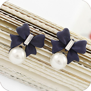  美丽传说 义乌小饰品批发韩版饰品 新款耳饰 满钻蝴蝶结珍珠耳钉