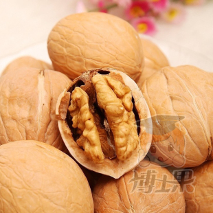  博士果 新货薄皮核桃大核桃生核桃新疆核桃非纸皮500g  包邮