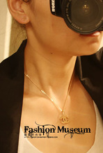 Modelos de explosión por el contador de Chanel Chanel logo K14 collar de oro rosa colgante collar de titanio