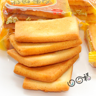  白鹤铁板鸡蛋煎饼 据说比面包干好吃N倍的饼干哦！来尝尝吧！250g