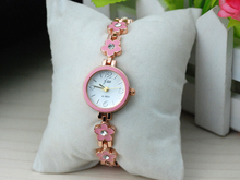 Delicada flor rosa señoras reloj pulsera relojes versión coreana de la hermosa chica de moda