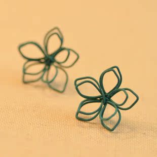 一朵手作花耳钉...