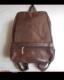 双肩棕色小背包