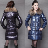 反季特价!2011冬装新款 女装 超大毛领 修身中长款羽绒服 女