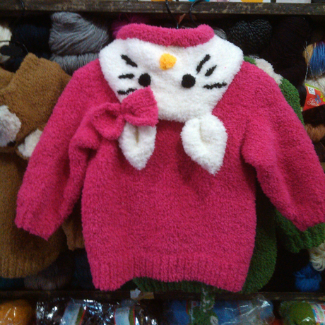 可爱儿童纯手工编织<em>珊瑚绒毛衣</em>KT猫<em>宝宝</em>绒绒