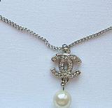 Europeos y americanos estilo clásico Chanel doble C de Chanel collar de perlas con diamantes enviar embalaje original