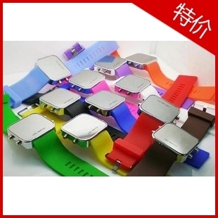  9.8元特价!时尚LED镜子表 果冻表 镜面化妆表 男女学生电子手表