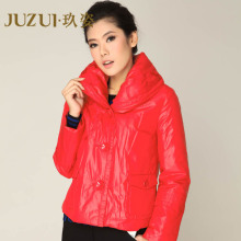 玖姿旗舰店JUZUI专柜正品女冬款 纯色 翻领短款<span class=H>亮面</span>保暖短棉衣