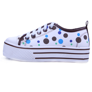 大学生夏季穿什么鞋时尚、透气、帅气?–淘宝