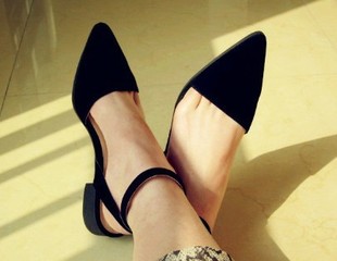  平底巴黎时装周推荐舒适平跟斜口女式系带凉鞋欧美复古尖头女鞋