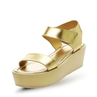  上上屋 涉趣 真皮夏季凉鞋女休闲中跟松糕鞋清仓包邮女鞋W22027