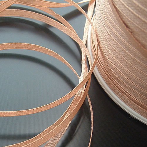 diy 织带 3MM细缎带 蝴蝶结材料 浅咖 织带系列 1元10米在类目 居家布艺, 缝纫DIY材料、工具及成品, 缝纫DIY配件/辅料/配饰, 丝带/绸带/布带中 - 来自Buy2taobao.com提供专业的淘宝代购服务