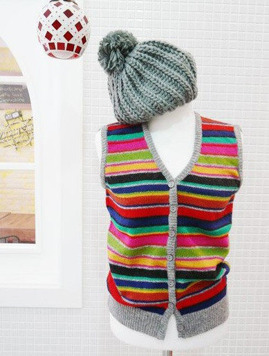 ★明星感の百搭黑色W形收腹小<em>马甲</em>,挂脖式亮