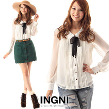 vivi 日本 INGNI 复古小圆领背后蕾丝雪纺衬衫