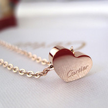 Perfecto K-oro Cartier Cartier simple amor pequeño oblicuo collar colgante corazón Seguimiento de oro rosa de acero de titanio regalo