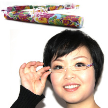 包邮日本时尚女士老花眼镜防疲劳笔筒超轻品牌高档树脂便携折叠
