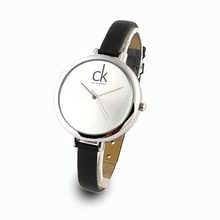 Calvin Klein Descuento Moda esbelta figura femenina elegante señoras relojes relojes cinturón negro CK