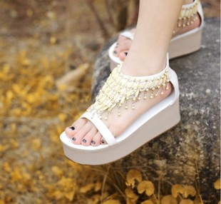  爆潮夏季新品波西米亚松糕凉鞋中跟厚底串珠坡跟罗马鞋女鞋子