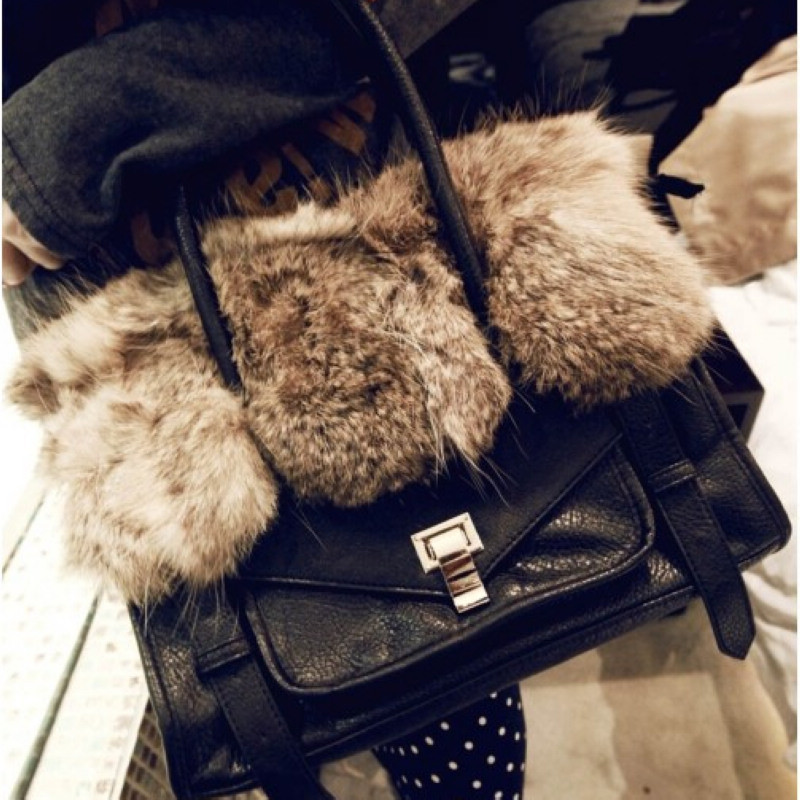 女包同款毛毛包...