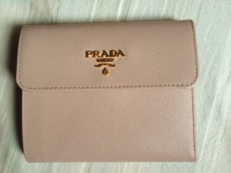 现货 欧洲代购prada/普拉达 1m0170短款十字纹裸色女钱包 包装盒